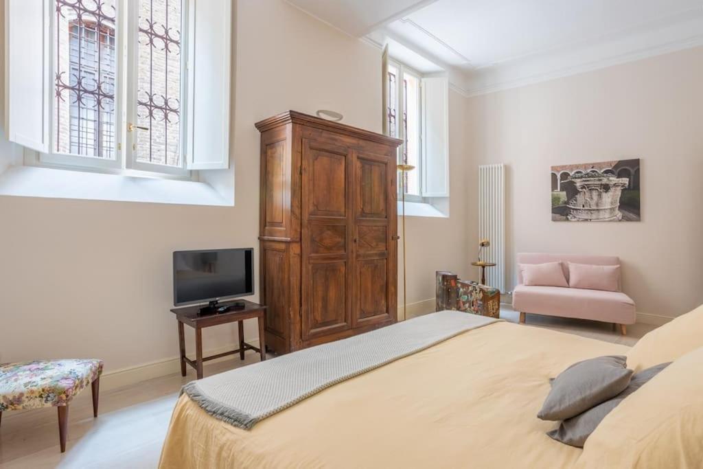 Palazzo Sabbioni Appartamento Lusso Due Camere Soggiorno Cucina Ferrara Bagian luar foto